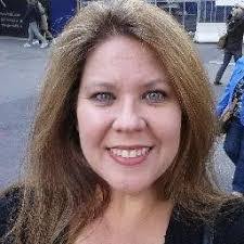 Lara Bullock's Instagram, Twitter & Facebook