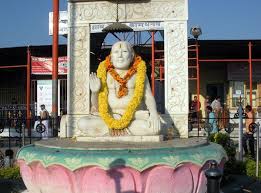 Mantralayam Is Th One Of The Most Important Pilgrimage Center In South India Matralayam Is The Original Samadhi Of The Great In 2020 Incredible India Pilgrimage India