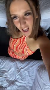 neve davis (@neve.xx)