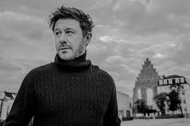 Andrzej piaseczny was born on january 6, 1971 in pionki, mazowieckie, poland. Spotkania Z Goscmi Specjalnymi Andrzej Piaseczny De Mono Michal Urbaniak Oraz Monika Borzym Podpisuje Plyty