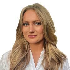 Natasha Grady's Instagram, Twitter & Facebook