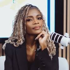 Farah...With One “R” (@farahcnoel)