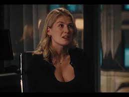 Rosamund mary elizabeth pike (born 27 january 1979) is an english actress. Rosamund Pike In Jack Reacher Youtube