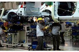 Maka setelah itu, di tengah keterbatasan pengetahuannya tentang tiara, dengan uang gaji bulanan yang diperolehnya, rinaldy membeli berbagai bahan. Berapa Besar Gaji Karyawan Yang Kerja Di Industri Otomotif Dan It Halaman All Kompas Com