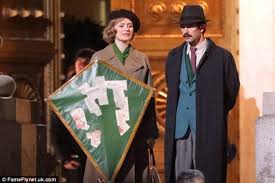 Jane And Michael Banks On The Set Of Mary Poppins Returns Http Ift Tt 2m3xnrx Timbeta Mary Poppins Movie Mary Poppins Emily Blunt Mary Poppins