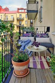 Vous cherchez des idées déco pour votre balcon ?des idées sympas et design, mais qui ne coûtent pas un bras ? 1001 Idees Amenagement Balcon L Optimisation Comme Maitre Mot