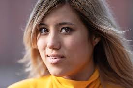 Rembrandt lighting portraiture with meaningful books