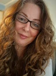 Julie Wightman's Instagram, Twitter & Facebook