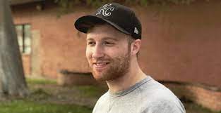 Andrew siwicki as seen in a selfie that was taken with morgan adams and garrett watts in april 2018 (andrew siwicki / instagram). Andrew Siwicki Bio Facts Family Life Of Viner Snapchat Star