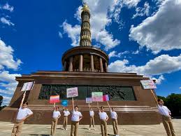 Herzlich willkommen in berlins neuestem studentenwohnheim ! Willkommen Wilde Hutte
