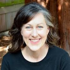 Lisa Eleazarian's Instagram, Twitter & Facebook