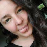 Michelle Cartledge's Instagram, Twitter & Facebook