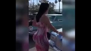 Edecanes exhibicionistas - exponiendo sus intimidades más íntimos sin vergüenza