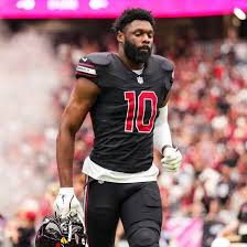 If these rumors about the Packers potentially being in for a Josh Sweat  trade are true, Brian Gutekunst has got to get on it IMMEDIATELY. The  Packers can right their Aaron Banks