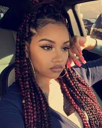 A cornrow braid is a type of plait that is woven flat to the scalp in straight rows and has a raised appearance, resembling rows of corn or sugarcane (hence their apt name). Frisuren 2020 Hochzeitsfrisuren Nageldesign 2020 Kurze Frisuren Hair Styles Box Braids Hairstyles Braided Hairstyles