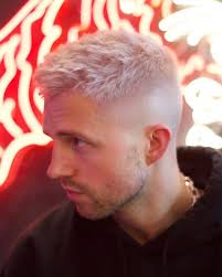 15 Attractive Short Haircuts For Men With Thick Hair Cool Men S Hair