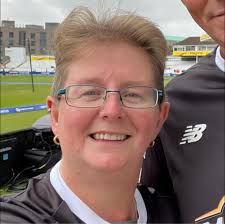 I'm running my first Manchester marathon this year and I'm a bit concerned  about the 6 hour cut off. Do they really stop giving you times after 6  hours?