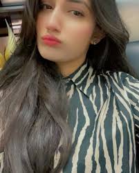 Zara Logan (@zaralogan_1995) • Instagram photos and videos