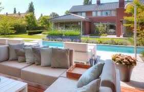 Whirlpools für den garten oder die terrasse gibt es in verschiedenen größen und so ist mit sicherheit auch für euch ein passendes modell dabei, das euch sowohl im. Grunde Fur Das Schwimmbecken Im Eigenen Garten Renolit Alkorplan Die Weltweit Fuhrende Gewebeverstarkte Abdichtungsbahn Zur Auskleidung Von Schwimmbadern