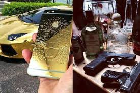 Mexican police arrest el chapo's son, ovidio guzman, in a heavy gunfight across the mexican city of culiacan, before the security minister decides to free him to posted frifriday 18 octoctober 2019 at 6:21amfrifriday 18 octoctober 2019 at 6:21am. The Staggering Wealth Of El Chapo The Billionaire Cocaine Dealer The Gentleman S Journal
