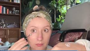 Amazon.com: Gle Vitamin C Eye Serum for Dark Circles, Eye Wrinkles and  Redness