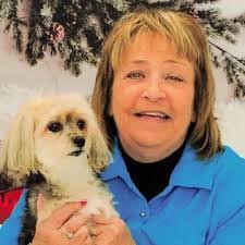 Pam Lail's Instagram, Twitter & Facebook