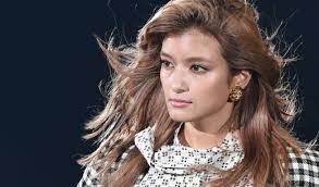 1 人間関係の一番の敵は 無理をする こと 無理をして他の人に合わせていると 絶対に良くないと思うな 他人なんてしょせん他人だから あなたのことをそんなに真剣に考えていないもんだよ 2 涙で目が洗えるくらいいーぱい泣いた女の人は視野が 言葉 素敵な