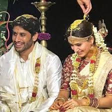 Meet Mr And Mrs Akkineni The Wedding Pics Of Sam And Chay Are Here Samantha Marriage Samantha Wedding Celebrity Couple Costumes