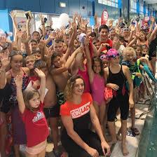 Born 3 may 1989) is a hungarian competitive swimmer specialized in individual medley events. Kuruc Info Kolozsvari Gyerekekhez Latogatott Hosszu Katinka A Magyar Felszolalok Nem Voltak Hajlandok Az Anyanyelvukon Beszelni