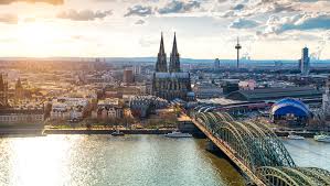 Gebäude sind die verkörperung des zeitgeistes und bemühen sich bei aller erscheinung, dies zu zeigen. Insider Tipps Koln 11 Tipps Fur Deine Stadtereise
