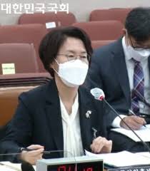 임혜숙 과학기술정보통신부 장관 후보자가 논문 표절 의혹에 휩싸였습니다. M 7kydwyqelt M