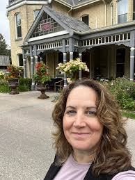 Heather Burchill's Instagram, Twitter & Facebook