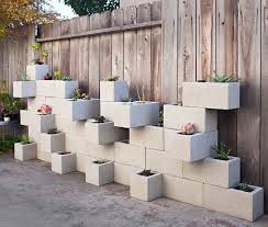 Decorer Son Jardin Avec Des Parpaings Blocs De Beton Creux Deconome