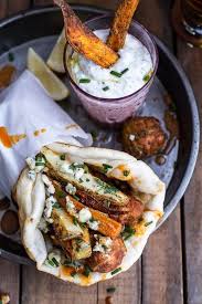 Buffalo Falafel And Garlic Blue Cheese Fry Pita S W Ranch Style Tzatziki Rezept Rezepte Kochrezepte Einfache Gerichte
