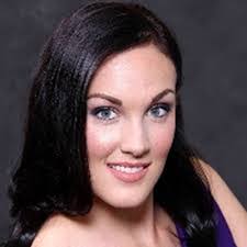 Kristen Comstock's Instagram, Twitter & Facebook