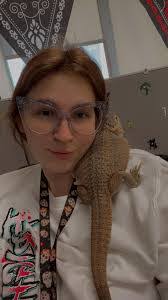 Tabatha Billings's Instagram, Twitter & Facebook