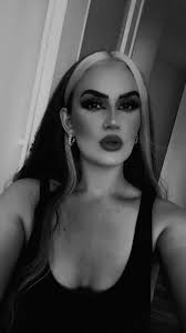 Sandra Langer (@bblook7)