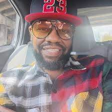 📉 After taking heat for its rebrand AND watching its stock tumble, Cracker  Barrel just dropped a statement. Do you think the brand can make a comeback  or is it done for? 👀