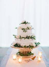 An Elegant Southern Wedding At Home Classic Wedding Cake Italian Wedding Cakes Wedding Cake Flowers Simple