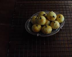 Ga niat pengen bikin nastar, krn nanti kemana2 pasti bs icip nastar, tapi krn anak2 pengen dan maunya yg bentuk unik2 jadilah nastar pumpkin 🎃 Kue Kering Lebaran Nastar Cengkeh Klasik Womantalk