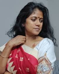 Chitra Chaudhuri on X: Went to visit Mom on her birthday, and yes, had to  dress like her. 😁 SareeTwitter Planning to incorporate saree as work  wear, only time will tell. Hence 