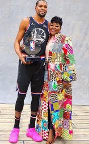 Durant's height is officially 6 ft 10 in (2.08 m) and his primary position is small forward. Wanda Durant Net Worth Wikipedia Husband Kevin Durant Mom Age Height Edailybuzz Com