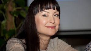 Нонна гришаева сыграла в обоих фильмах, а также в продолжении «день выборов 2». Nonna Grishaeva Izmenila Vneshnost Kino Mail Ru