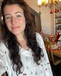 Kendra Wolf's Instagram, Twitter & Facebook