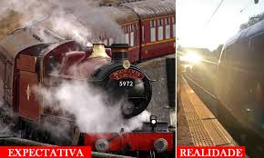 Fas De Harry Potter Esperam Para Ver O Expresso De Hogwarts Mas A Visao E Bloqueada Por Outro Trem Ordem Da Fenix Brasileira Noticias Conteudo E Bastidores De Harry Potter Ano 13