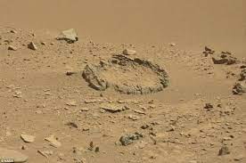 Amazing images as nasa's perseverance rover lands on mars and seeks signs of past microbial life. Nasa Rover Fotografiert Seltsame Steinformation Auf Dem Mars Business Insider