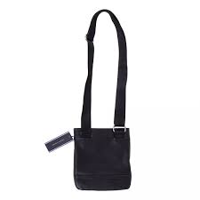 Un choix unique de besace tommy hilfiger homme disponible dans notre magasin. Sac Bandouliere Noir Homme Tommy Hilfiger A Prix Degriffe