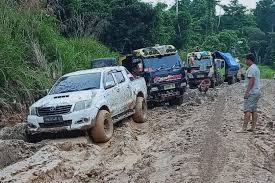 Selain jalan tol, ribuan kilometer jalan trans papua sebagai salah satu jalan nasional penting kini juga sudah tersambung. Tinggal 31 96 Kilometer Lagi Seluruh Trans Papua Tersambung Halaman All Kompas Com