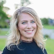 Stacey Dickson's Instagram, Twitter & Facebook