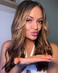 Alyssa (@alyssa_barmonde) • Instagram photos and videos